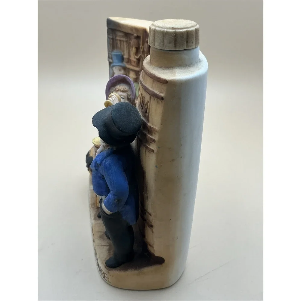 Vintage Boord's Distillery Ceramic Decanter Cat and Barrel Early‎ English Tavern